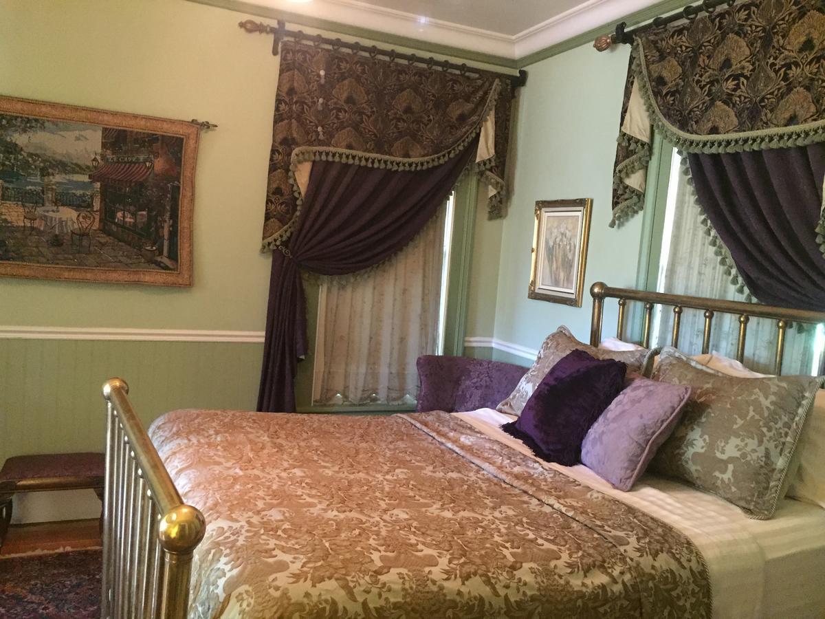 The Whitmore Inn Weaverville